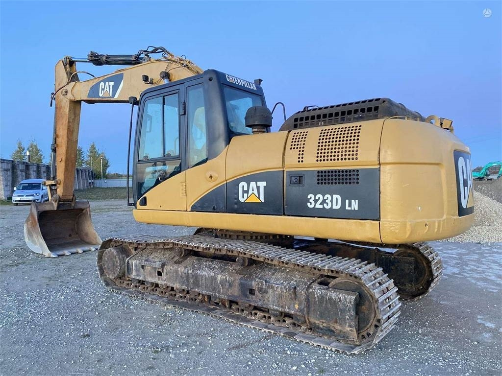 Crawler excavator CAT 323 DLN: picture 9