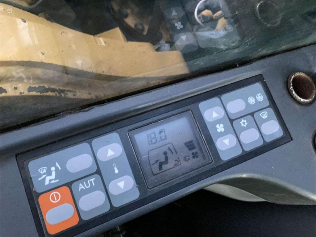 Crawler excavator CAT 323 DLN: picture 21