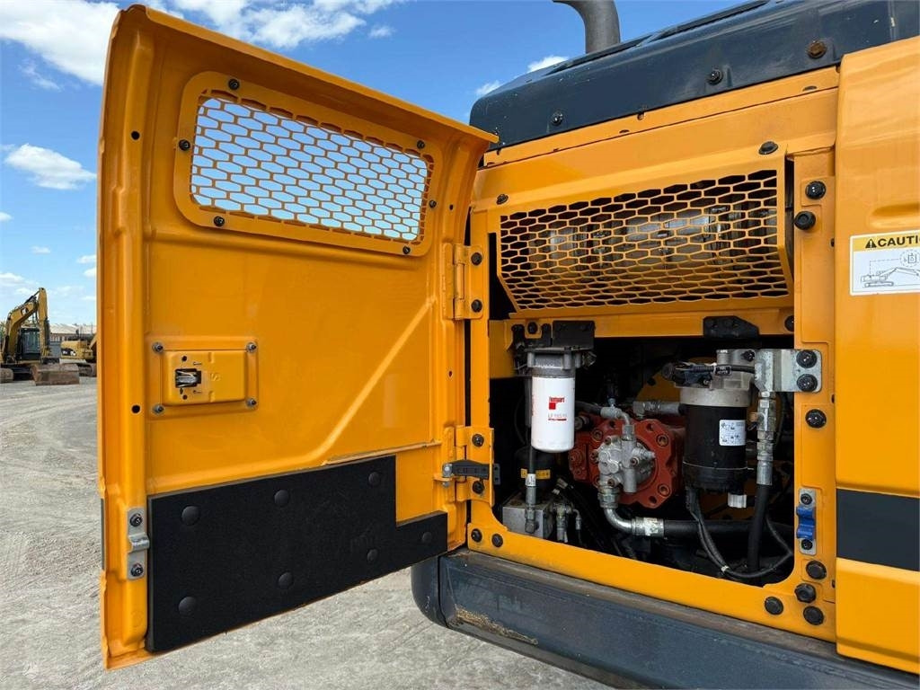 Crawler excavator Hyundai HX 140 A L , 2272 HOURS !: picture 10 Crawler excavator Hyundai HX 140 A L , 2272 HOURS !: picture 10