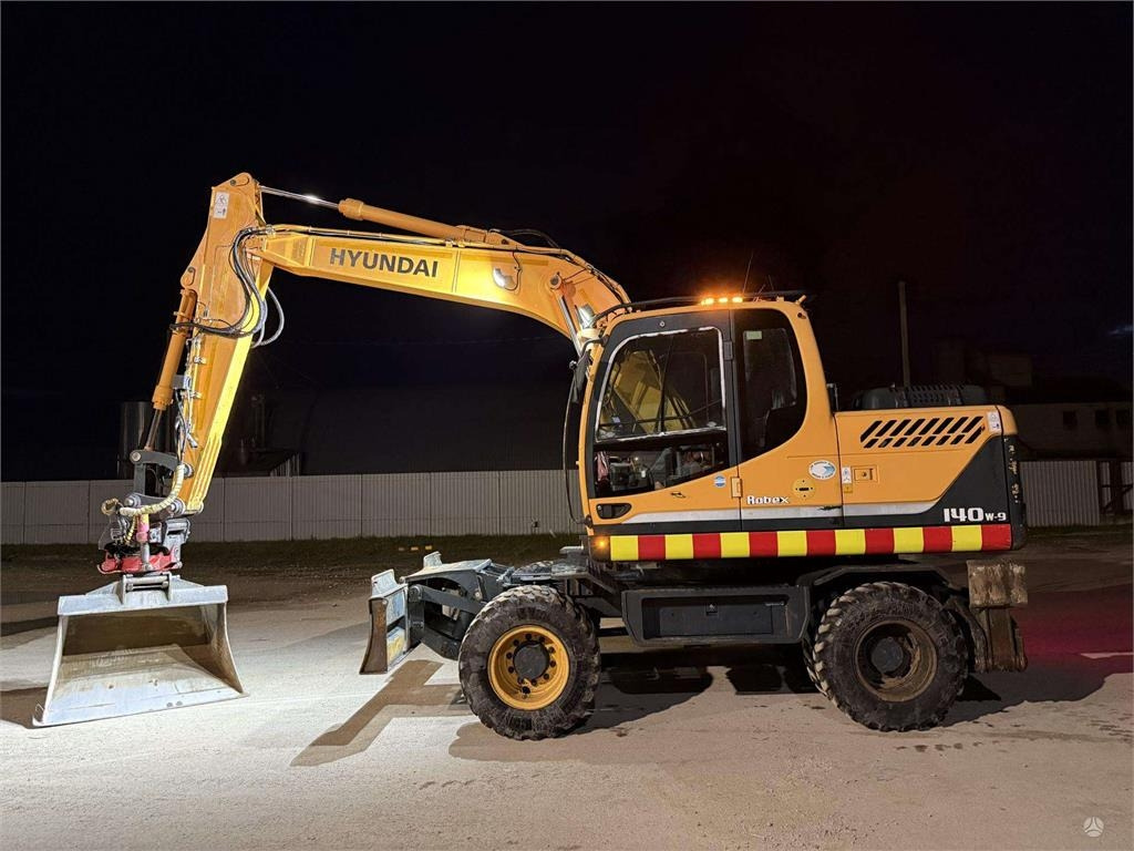 Hyundai Robex 140 W-9 ROTOTILT - Wheel excavator: picture 2 Hyundai Robex 140 W-9 ROTOTILT - Wheel excavator: picture 2
