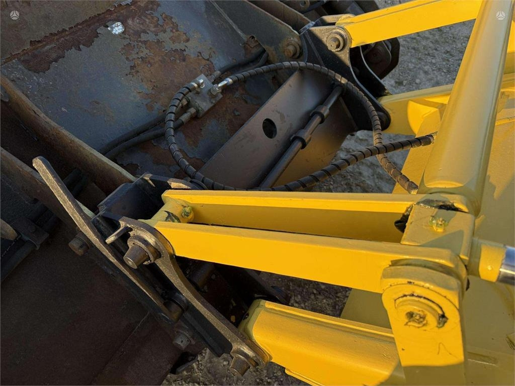 Wheel loader New Holland B 110-4PT , 2 quick couplers: picture 14