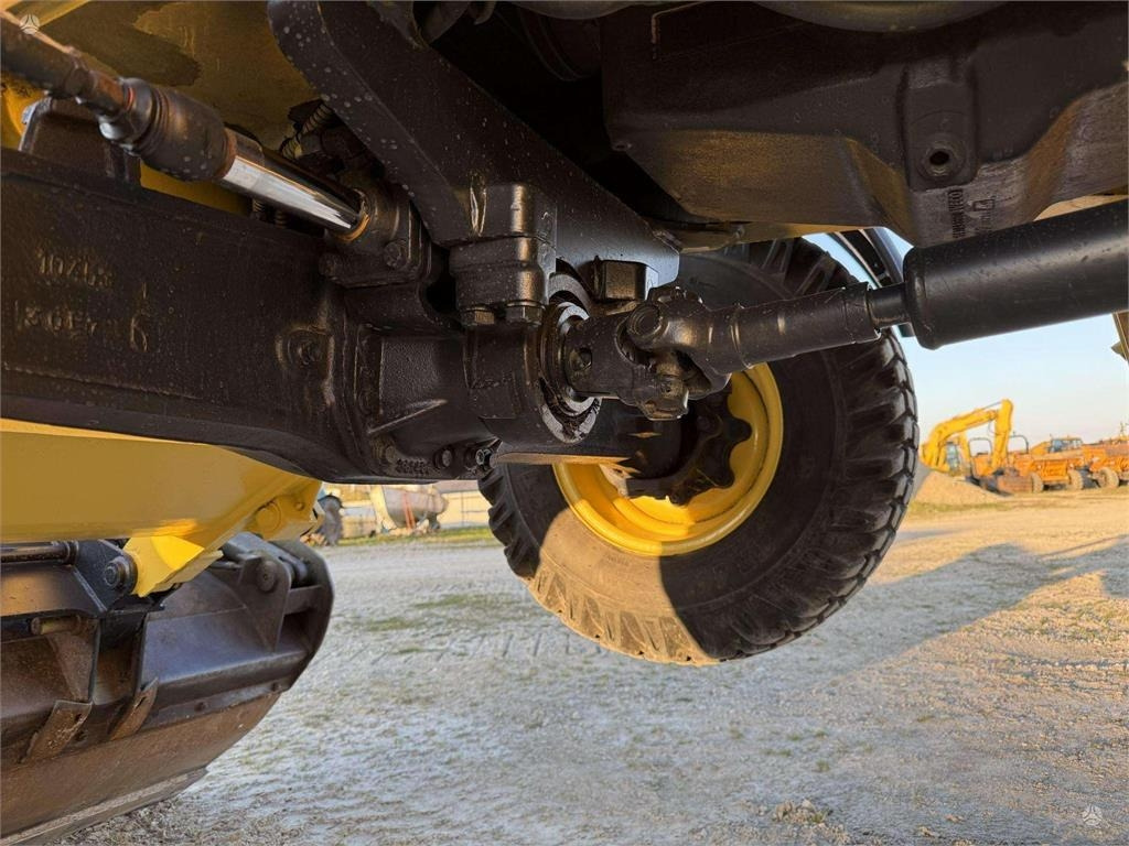 Wheel loader New Holland B 110-4PT , 2 quick couplers: picture 18