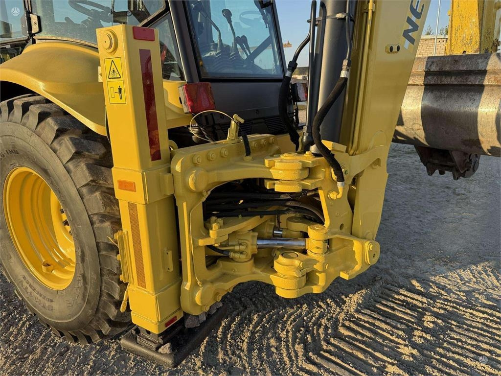 Wheel loader New Holland B 110-4PT , 2 quick couplers: picture 20