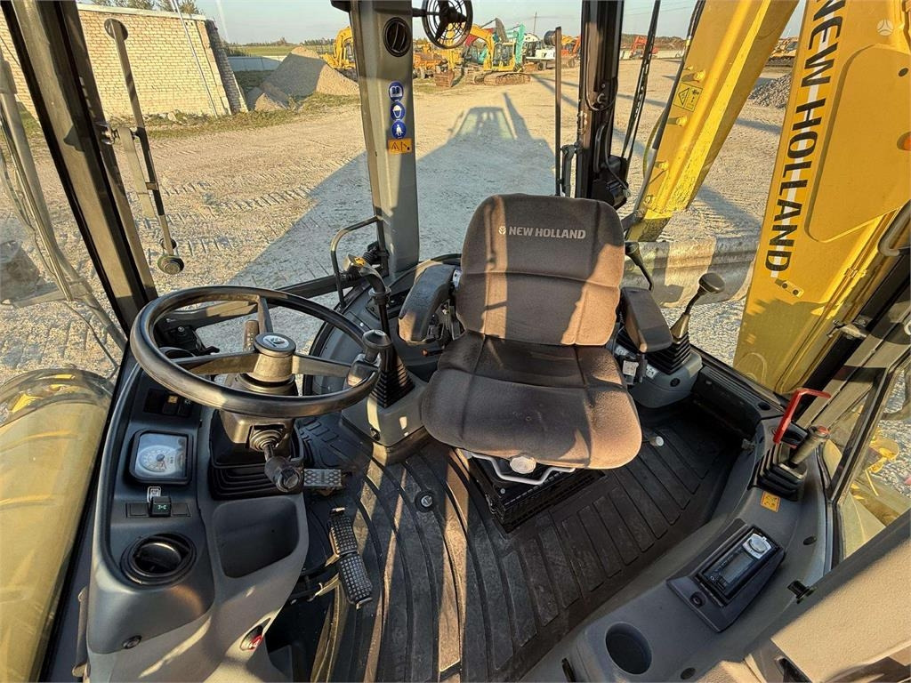 Backhoe loader New Holland B 110-4PT , 2 quick couplers: picture 8