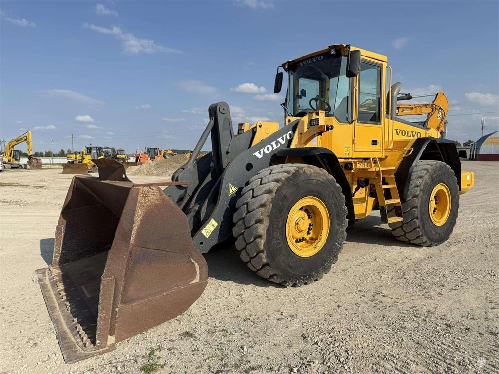Volvo L 110 E - Wheel loader: picture 3 Volvo L 110 E - Wheel loader: picture 3