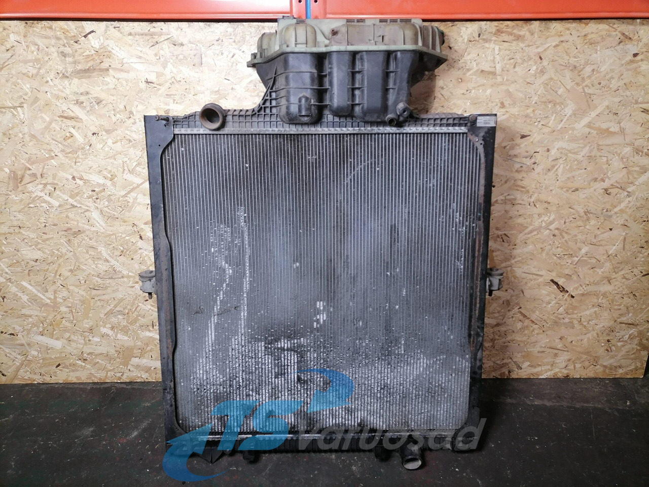 MAN Cooling radiator 81061016477 - Radiator for Truck: picture 2 MAN Cooling radiator 81061016477 - Radiator for Truck: picture 2