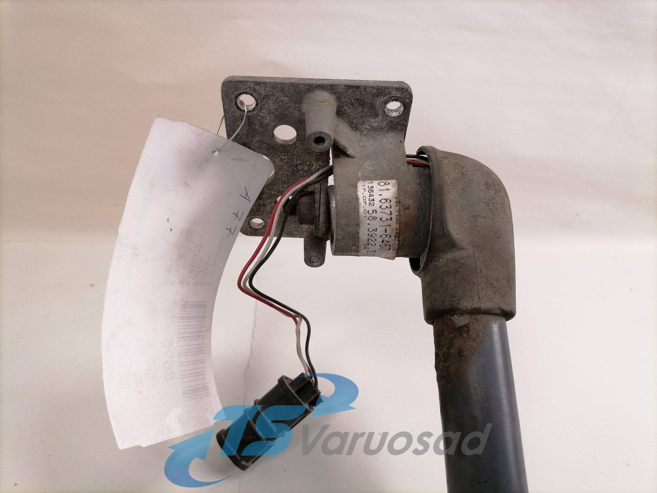 MAN Küljepeegel, parem 81637316560 - Rear view mirror for Truck: picture 3 MAN Küljepeegel, parem 81637316560 - Rear view mirror for Truck: picture 3