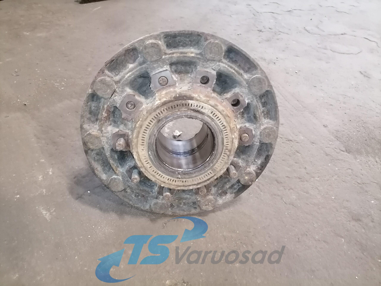 MAN Rear axel hub 81357010155 - Hub for Truck: picture 2 MAN Rear axel hub 81357010155 - Hub for Truck: picture 2