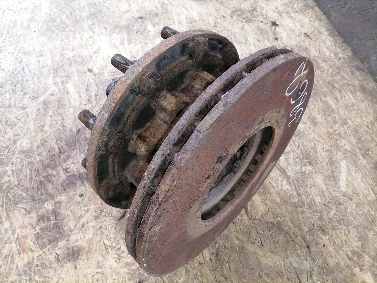 MAN Rear axel hub 81357013155 - Hub for Truck: picture 4 MAN Rear axel hub 81357013155 - Hub for Truck: picture 4