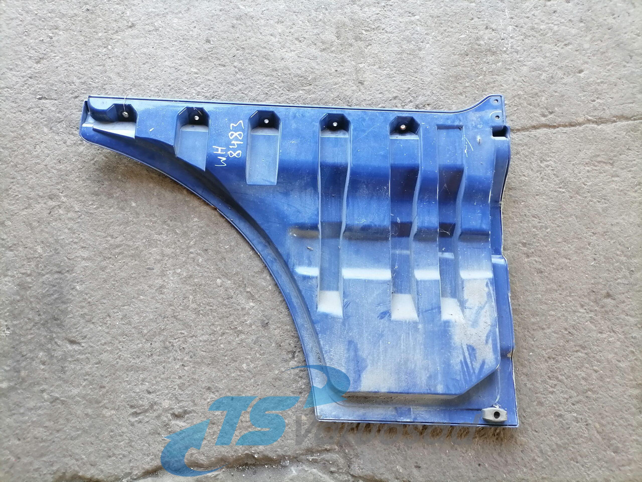 MAN Ukse pikendus, vasak 81626100019 - Door and parts for Truck: picture 3 MAN Ukse pikendus, vasak 81626100019 - Door and parts for Truck: picture 3