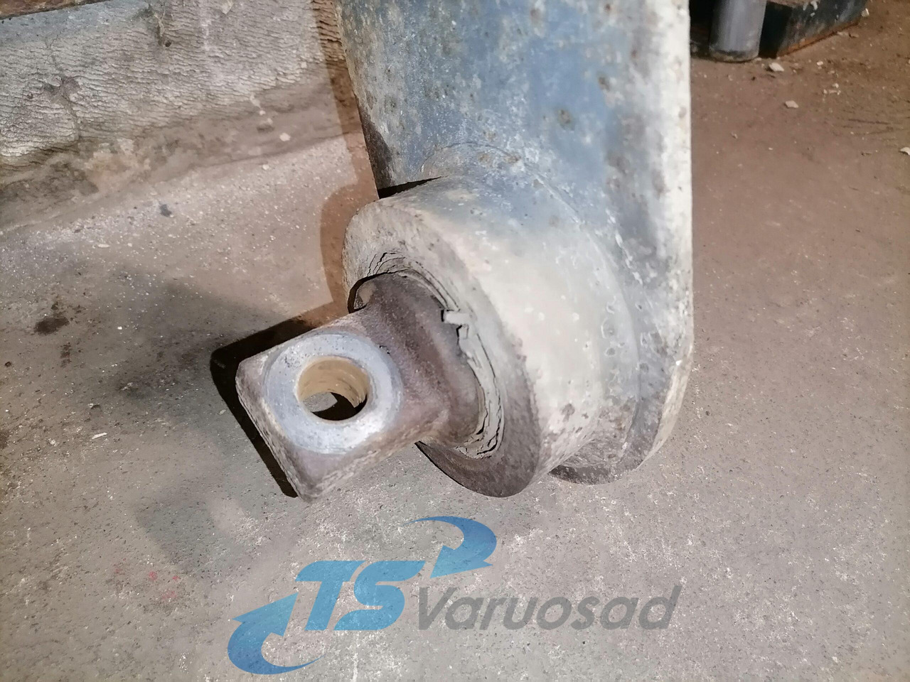 Mercedes-Benz Anti-roll bar A9423200211 - Anti-roll bar for Truck: picture 3 Mercedes-Benz Anti-roll bar A9423200211 - Anti-roll bar for Truck: picture 3