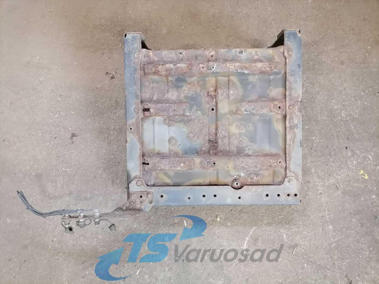 Mercedes-Benz Battery box A9415400916 - Battery for Truck: picture 4 Mercedes-Benz Battery box A9415400916 - Battery for Truck: picture 4