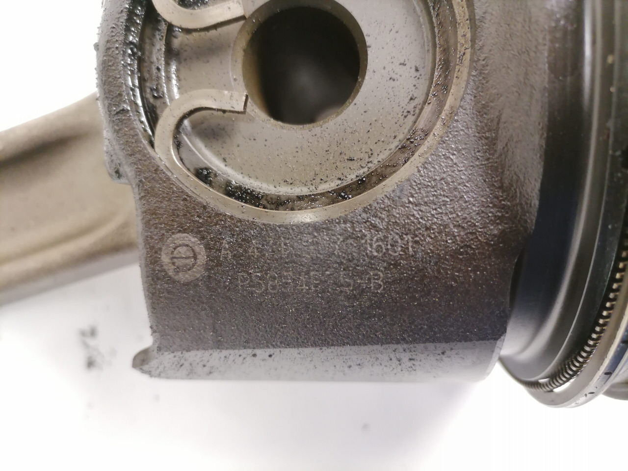 Mercedes-Benz Connecting rod + piston A4710371601 - Piston/ Ring/ Bushing for Truck: picture 4 Mercedes-Benz Connecting rod + piston A4710371601 - Piston/ Ring/ Bushing for Truck: picture 4