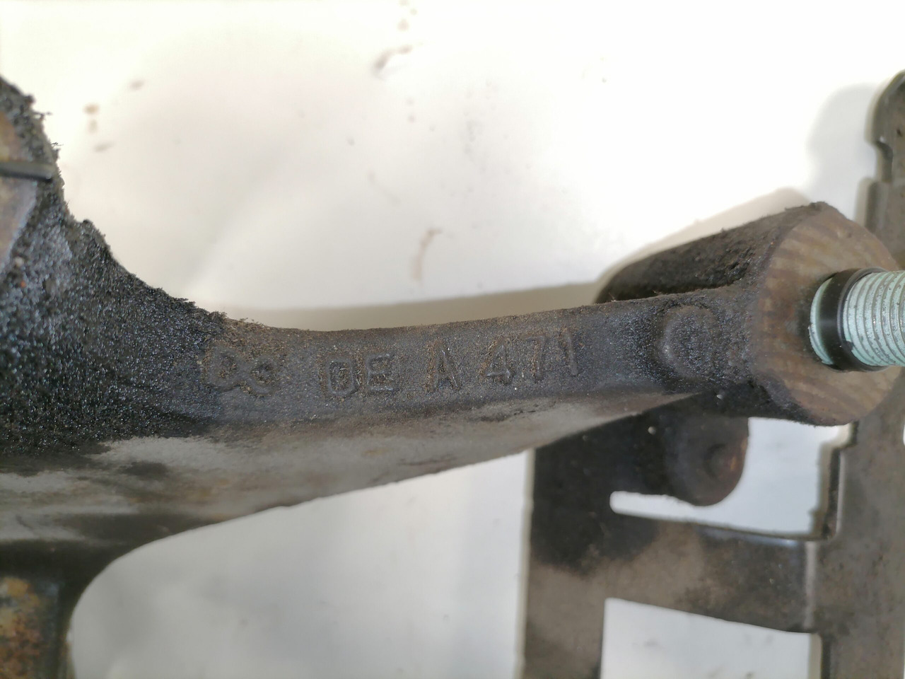 Mercedes-Benz Engine bracket A4712232004 - Engine and parts for Truck: picture 5 Mercedes-Benz Engine bracket A4712232004 - Engine and parts for Truck: picture 5