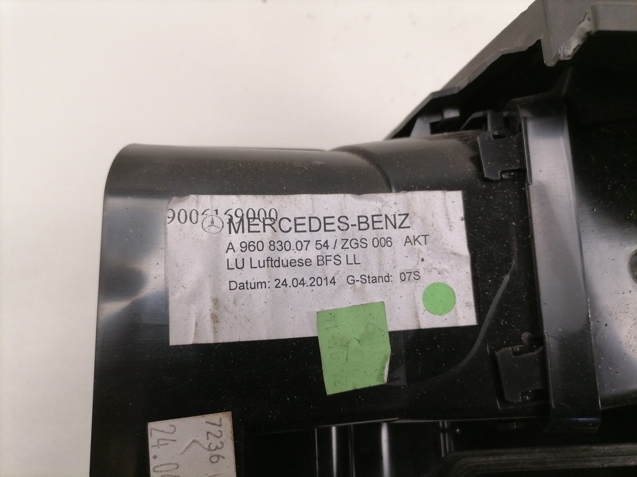 Mercedes-Benz Õhusuunaja A9608300754 - Universal part for Truck: picture 5 Mercedes-Benz Õhusuunaja A9608300754 - Universal part for Truck: picture 5