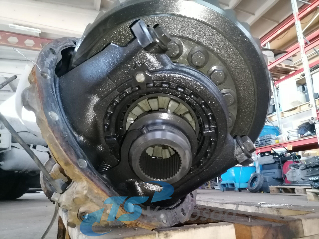 Mercedes-Benz Reduktor HL 6/3 DCLS - 13 / 2,846 A0003504303 - Final drive for Truck: picture 2 Mercedes-Benz Reduktor HL 6/3 DCLS - 13 / 2,846 A0003504303 - Final drive for Truck: picture 2