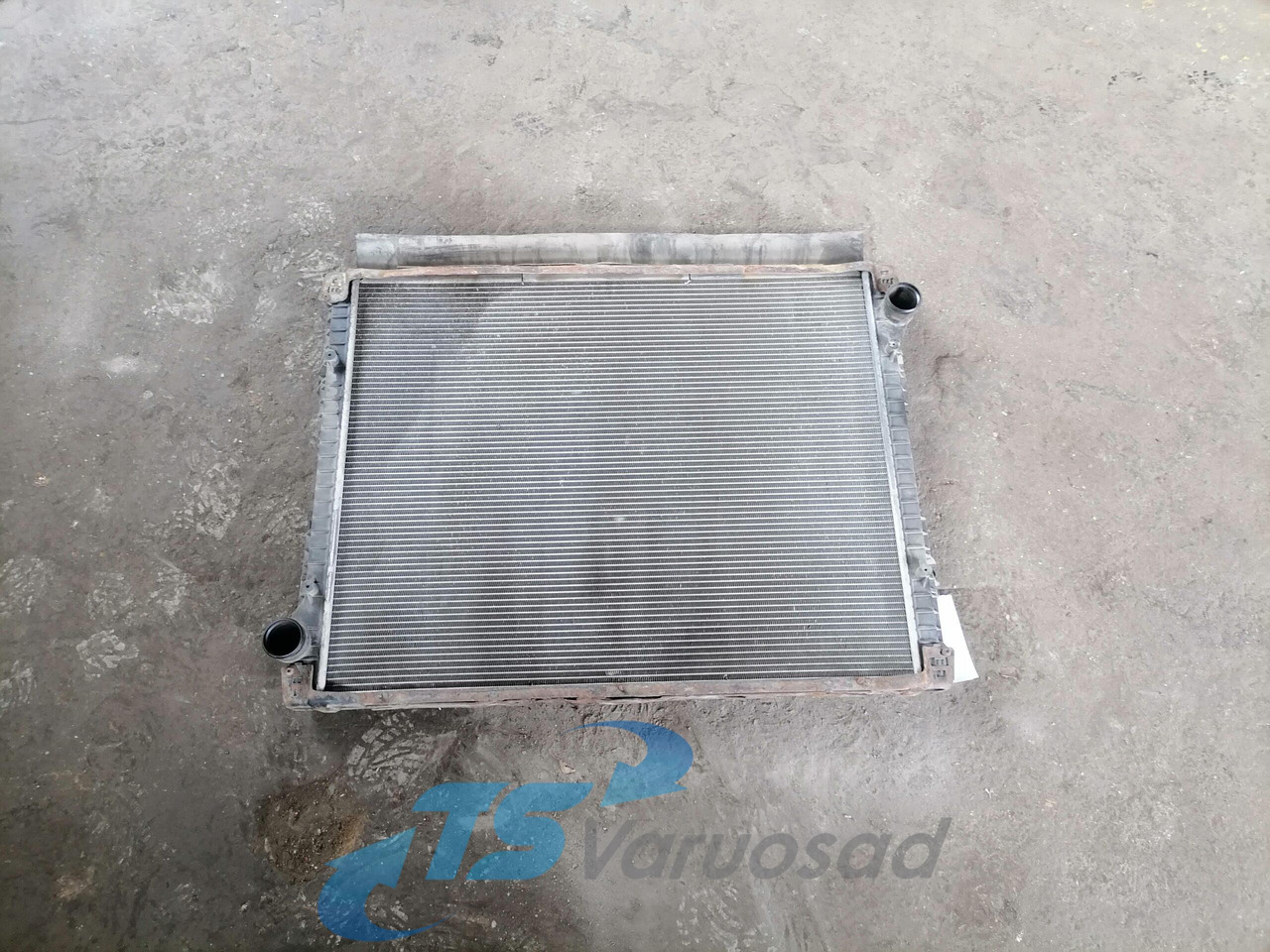 Scania Cooling radiator 1766125 - Radiator for Truck: picture 1 Scania Cooling radiator 1766125 - Radiator for Truck: picture 1
