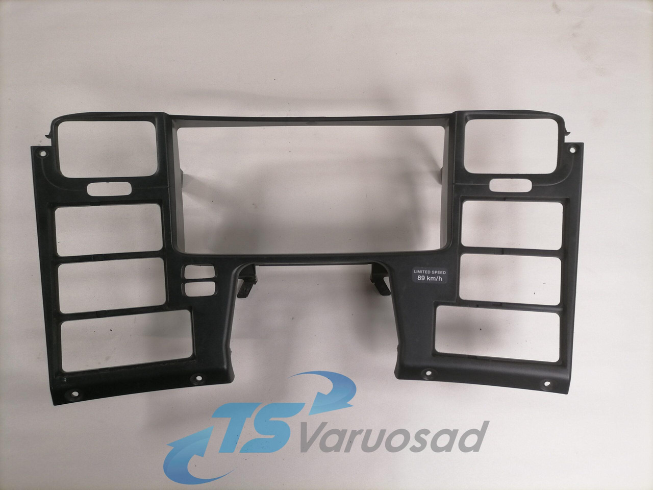 Scania Dashboard cover 1728037 - Dashboard for Truck: picture 1 Scania Dashboard cover 1728037 - Dashboard for Truck: picture 1