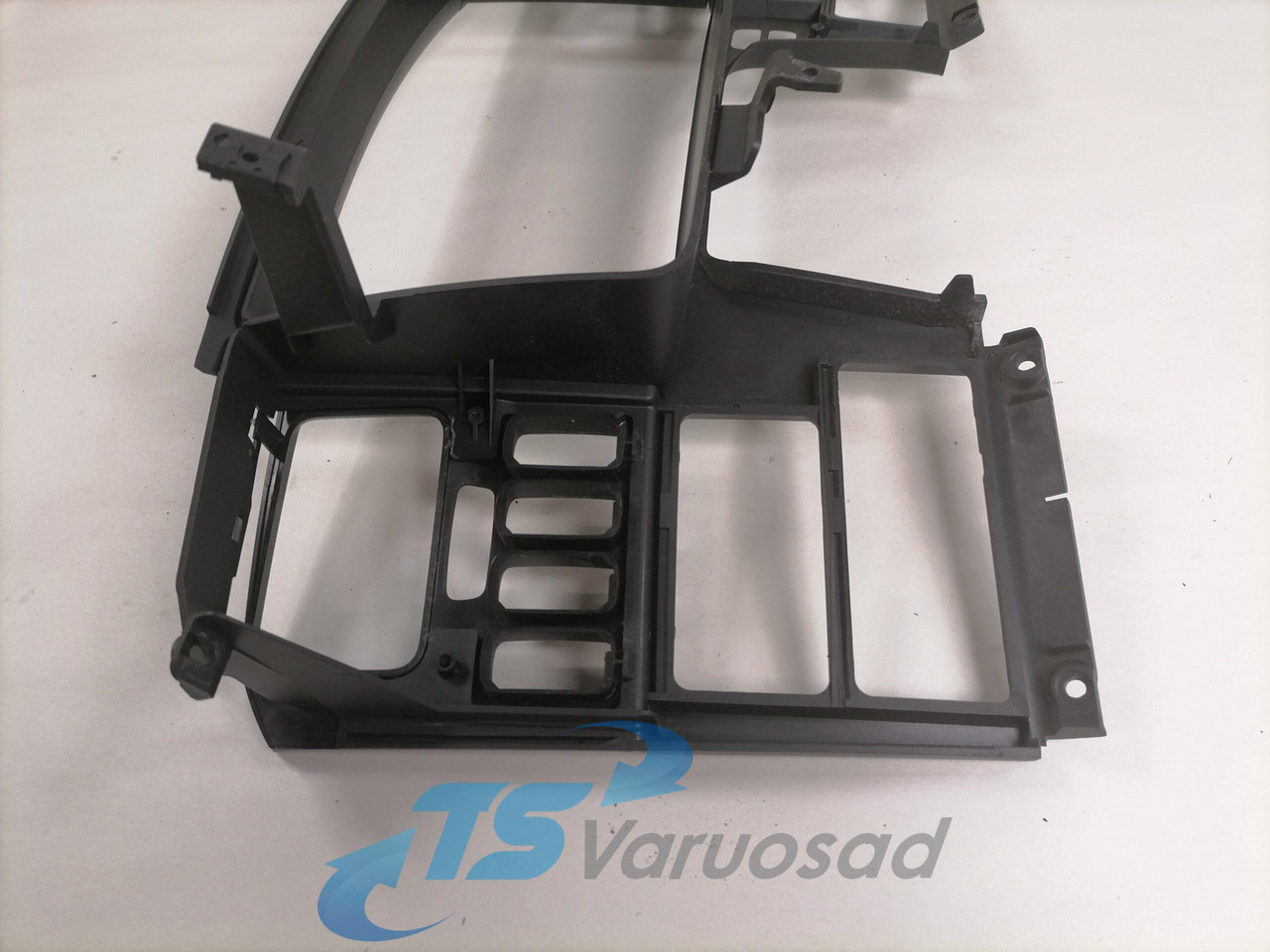 Scania Dashboard cover 1911458 - Dashboard for Truck: picture 3 Scania Dashboard cover 1911458 - Dashboard for Truck: picture 3