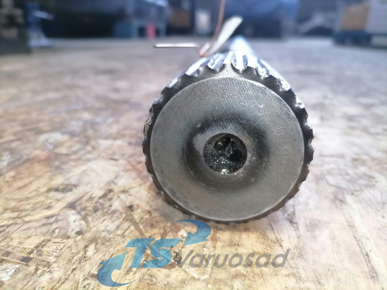 Scania Drive shaft 1315681 - Drive shaft for Truck: picture 5 Scania Drive shaft 1315681 - Drive shaft for Truck: picture 5