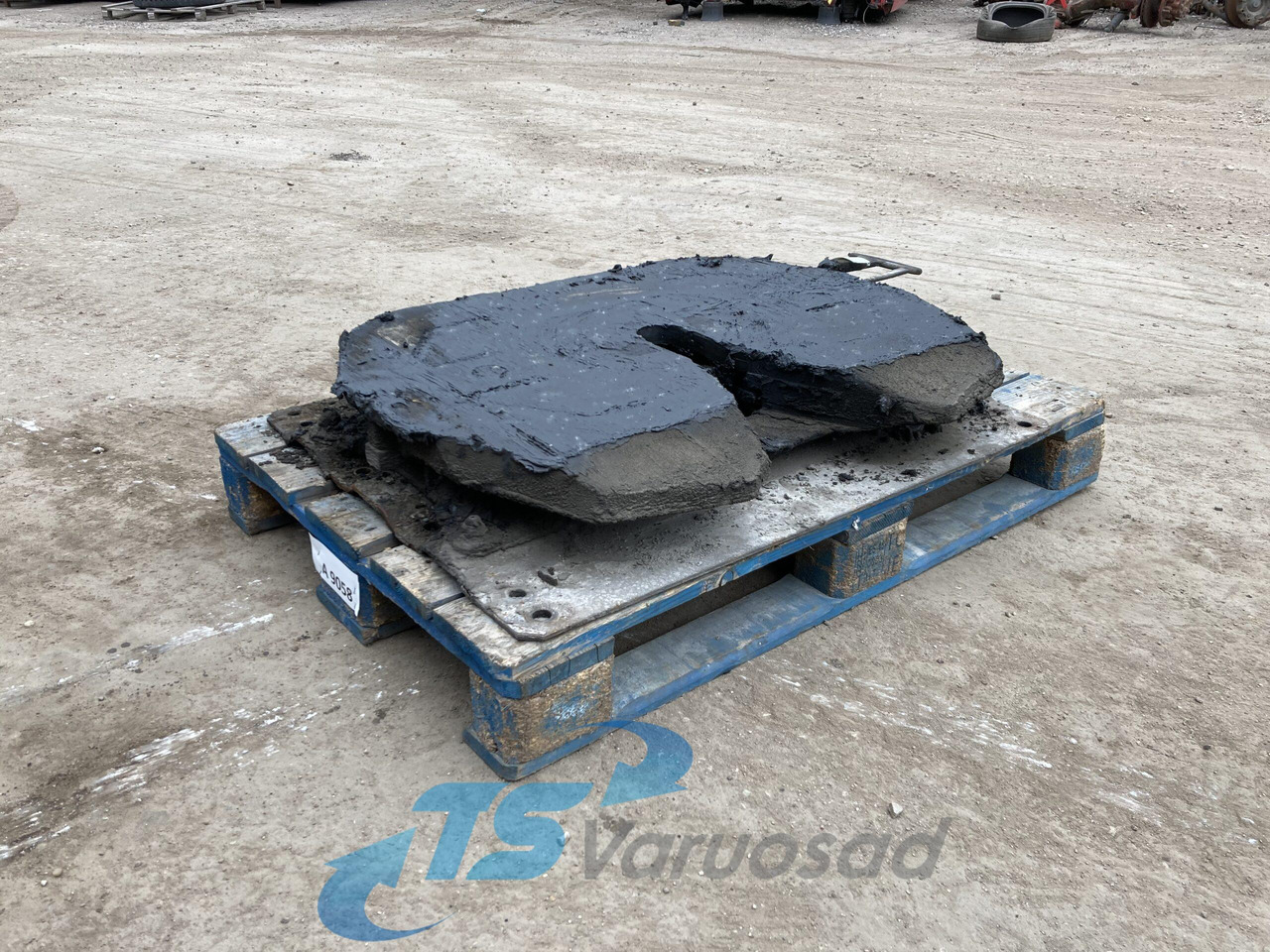 Scania Fifht wheel 1739070 - Fifth wheel coupling for Truck: picture 1 Scania Fifht wheel 1739070 - Fifth wheel coupling for Truck: picture 1