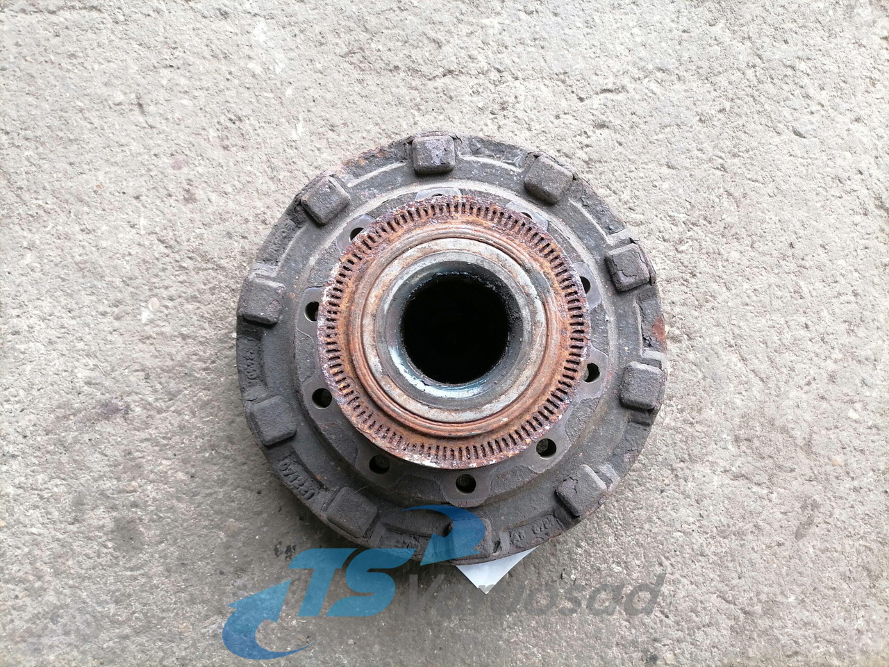 Scania Front hub 1724406 - Hub for Truck: picture 2 Scania Front hub 1724406 - Hub for Truck: picture 2