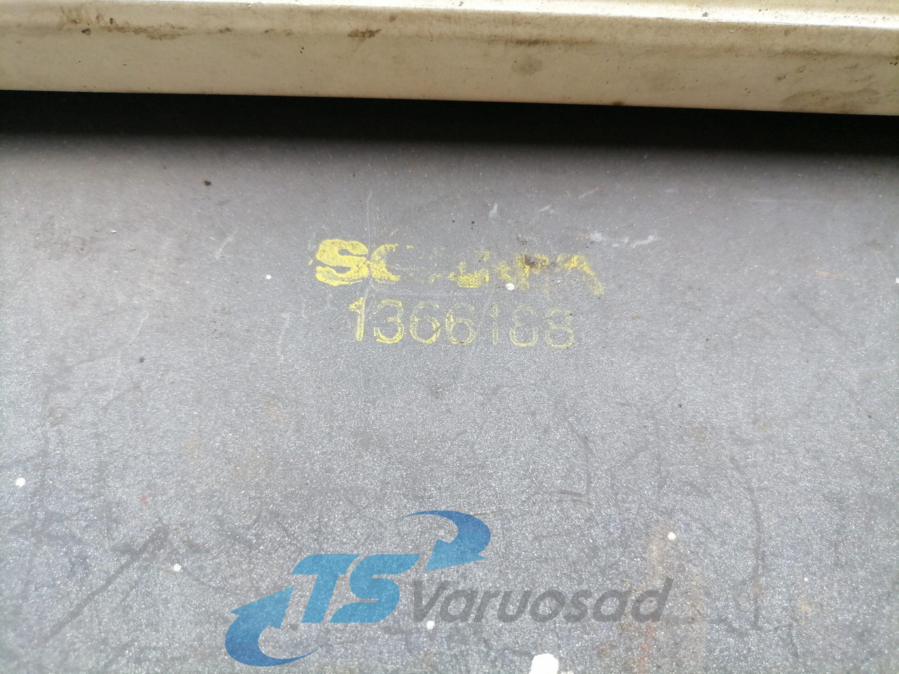 Scania Grille panel 1366188 - Grill for Truck: picture 3 Scania Grille panel 1366188 - Grill for Truck: picture 3