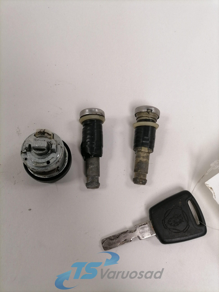 Scania Ignition lock + door lock set 1744065 - Door and parts for Truck: picture 2 Scania Ignition lock + door lock set 1744065 - Door and parts for Truck: picture 2
