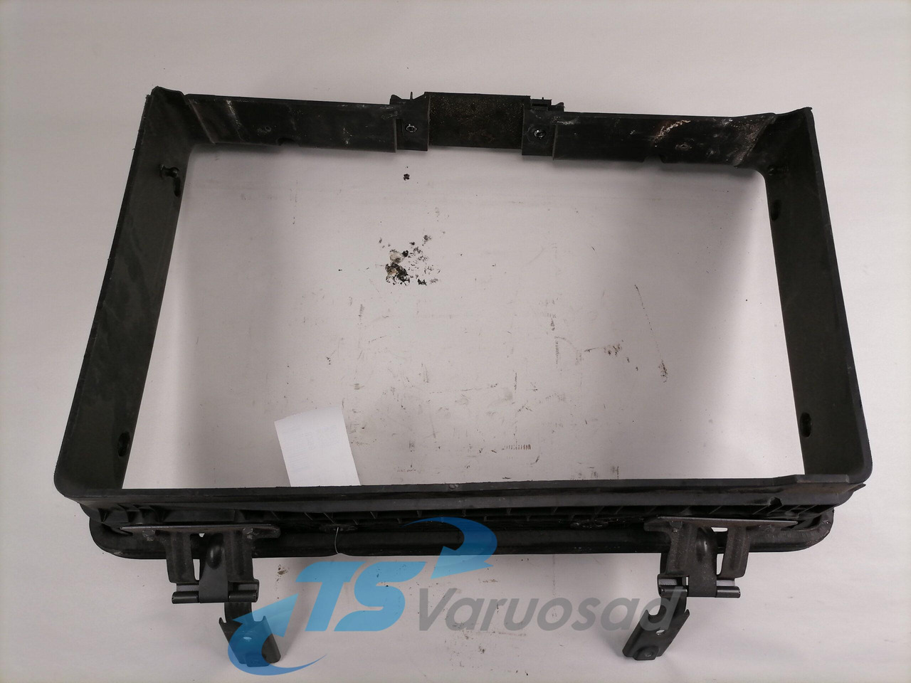 Scania Küljeluugi plastraam 1891520 - Universal part for Truck: picture 2 Scania Küljeluugi plastraam 1891520 - Universal part for Truck: picture 2