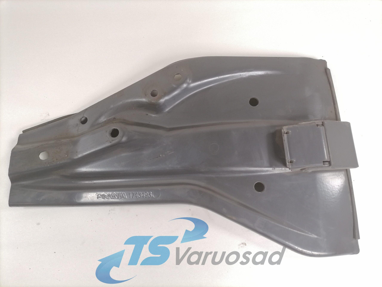 Scania Mudguard bracket 1743493 - Universal part for Truck: picture 1 Scania Mudguard bracket 1743493 - Universal part for Truck: picture 1