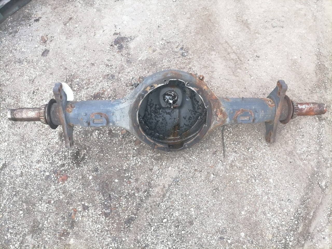 Scania Rear axel housing 1733934 - Axle and parts for Truck: picture 2 Scania Rear axel housing 1733934 - Axle and parts for Truck: picture 2