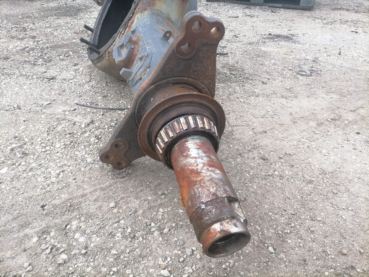 Scania Rear axel housing 1733934 - Axle and parts for Truck: picture 4 Scania Rear axel housing 1733934 - Axle and parts for Truck: picture 4