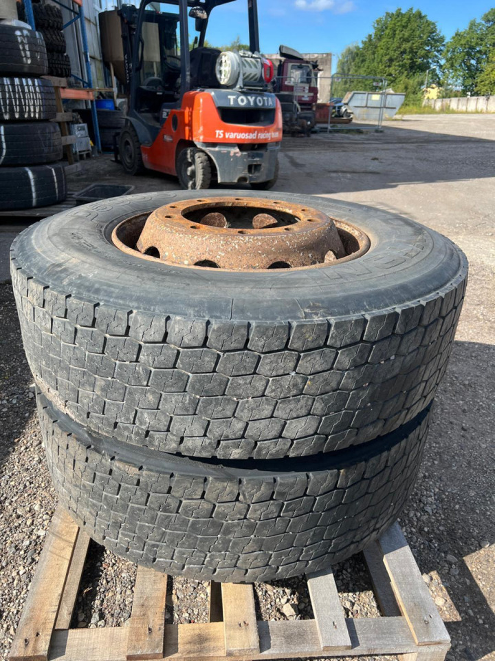 Scania Rehvid + veljed 315/70R22.5 31570R225 - Wheels and tires for Truck: picture 1 Scania Rehvid + veljed 315/70R22.5 31570R225 - Wheels and tires for Truck: picture 1