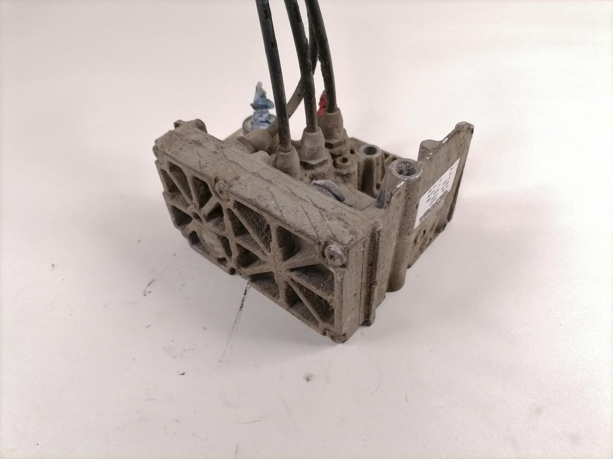 Scania Retarder control valve 1773867 - Brake parts for Truck: picture 3 Scania Retarder control valve 1773867 - Brake parts for Truck: picture 3