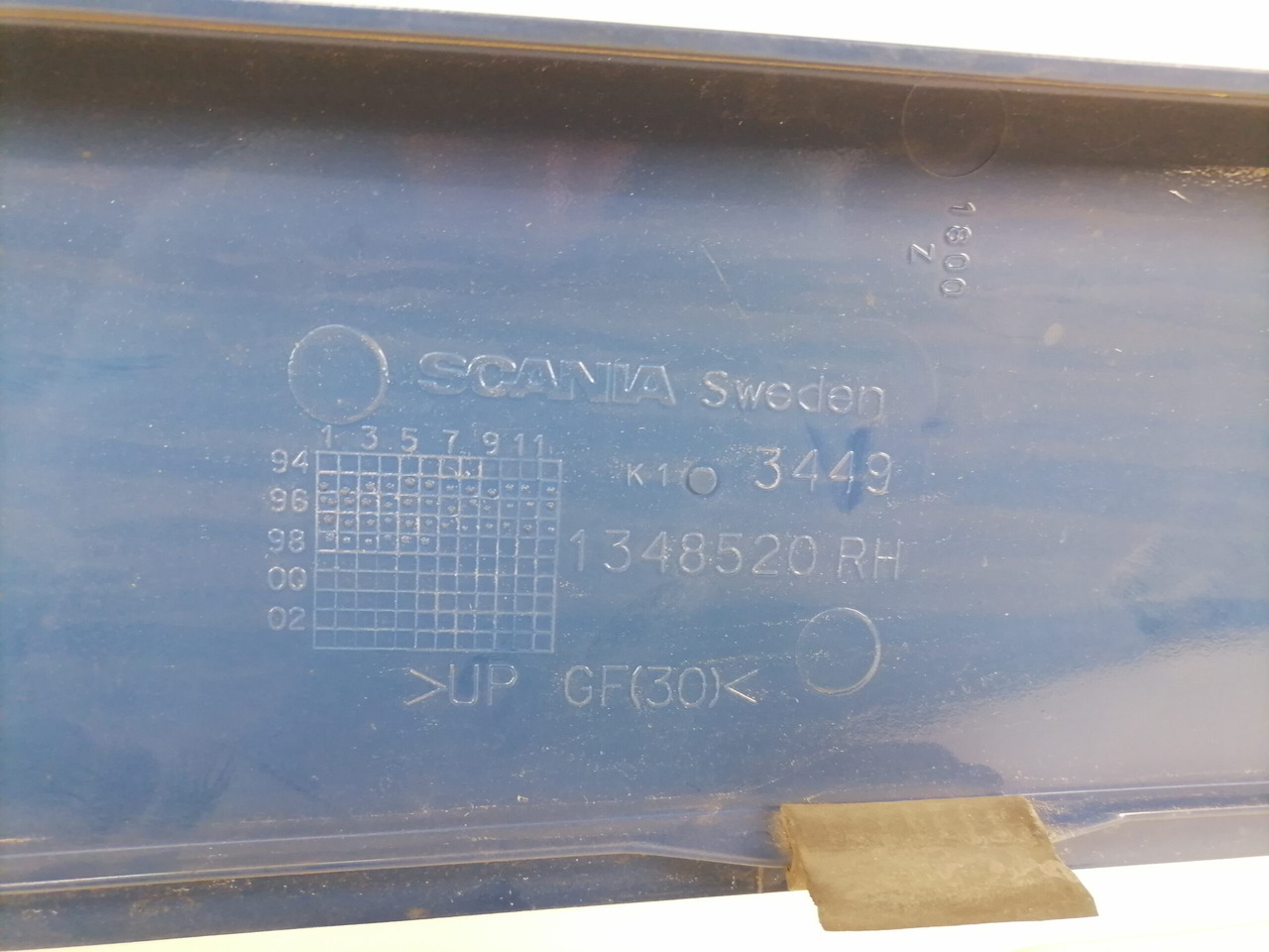 Scania Scania cab wind deflector, right side 1348520 - Aerodynamics/ Spoiler for Truck: picture 2 Scania Scania cab wind deflector, right side 1348520 - Aerodynamics/ Spoiler for Truck: picture 2