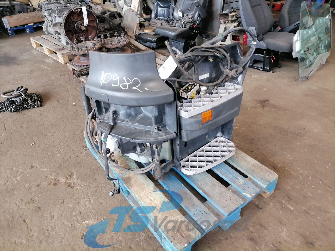 Scania Scania vasak esinurk 1854227 - Footstep for Truck: picture 1 Scania Scania vasak esinurk 1854227 - Footstep for Truck: picture 1