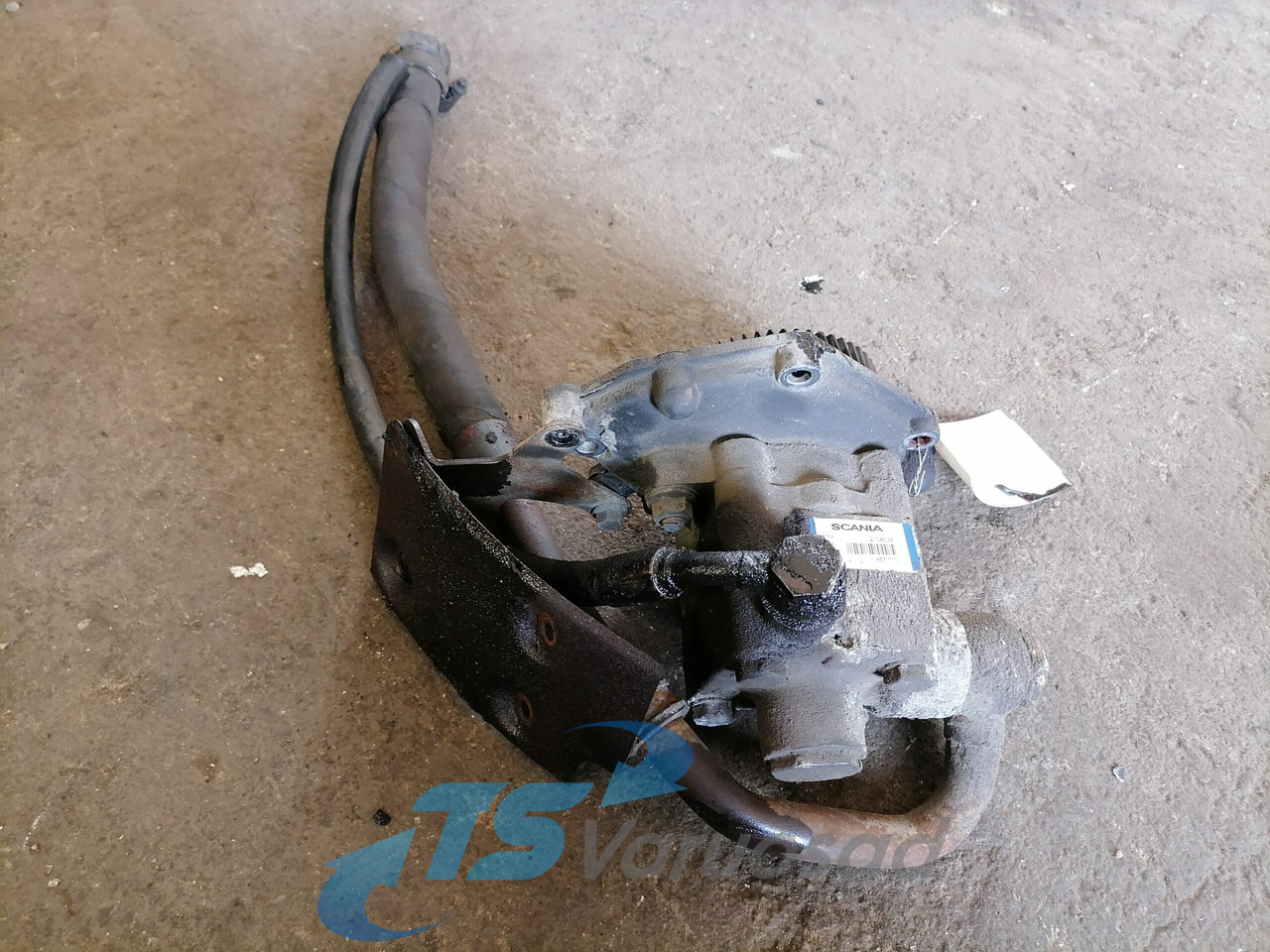 Scania Steering hydraulic pump 1457710 - Steering pump for Truck: picture 2 Scania Steering hydraulic pump 1457710 - Steering pump for Truck: picture 2