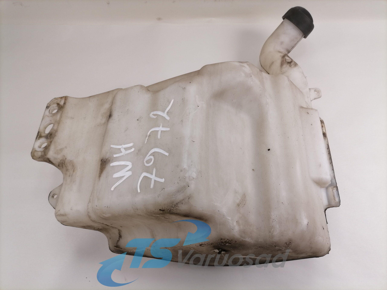Scania Windscreen washer fluid tank 1854255 - Wiper for Truck: picture 4 Scania Windscreen washer fluid tank 1854255 - Wiper for Truck: picture 4