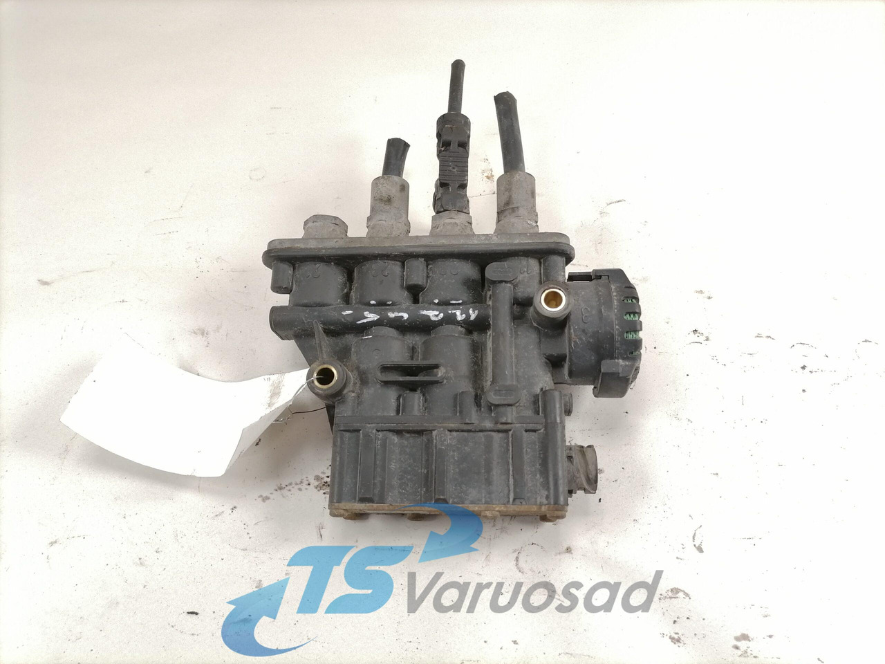 Volvo Air suspension control valve, ECAS 21083660 - Brake valve for Truck: picture 2 Volvo Air suspension control valve, ECAS 21083660 - Brake valve for Truck: picture 2