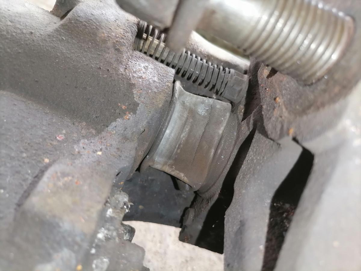 Volvo Brake caliper 21487605 - Brake parts for Truck: picture 4 Volvo Brake caliper 21487605 - Brake parts for Truck: picture 4