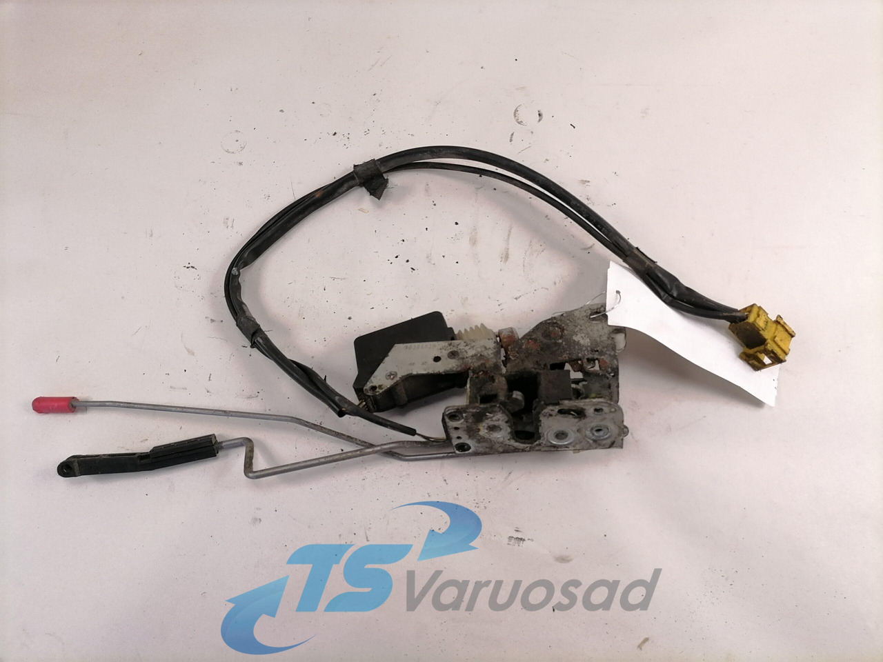 Volvo Door lock 20588326 - Door and parts for Truck: picture 2 Volvo Door lock 20588326 - Door and parts for Truck: picture 2