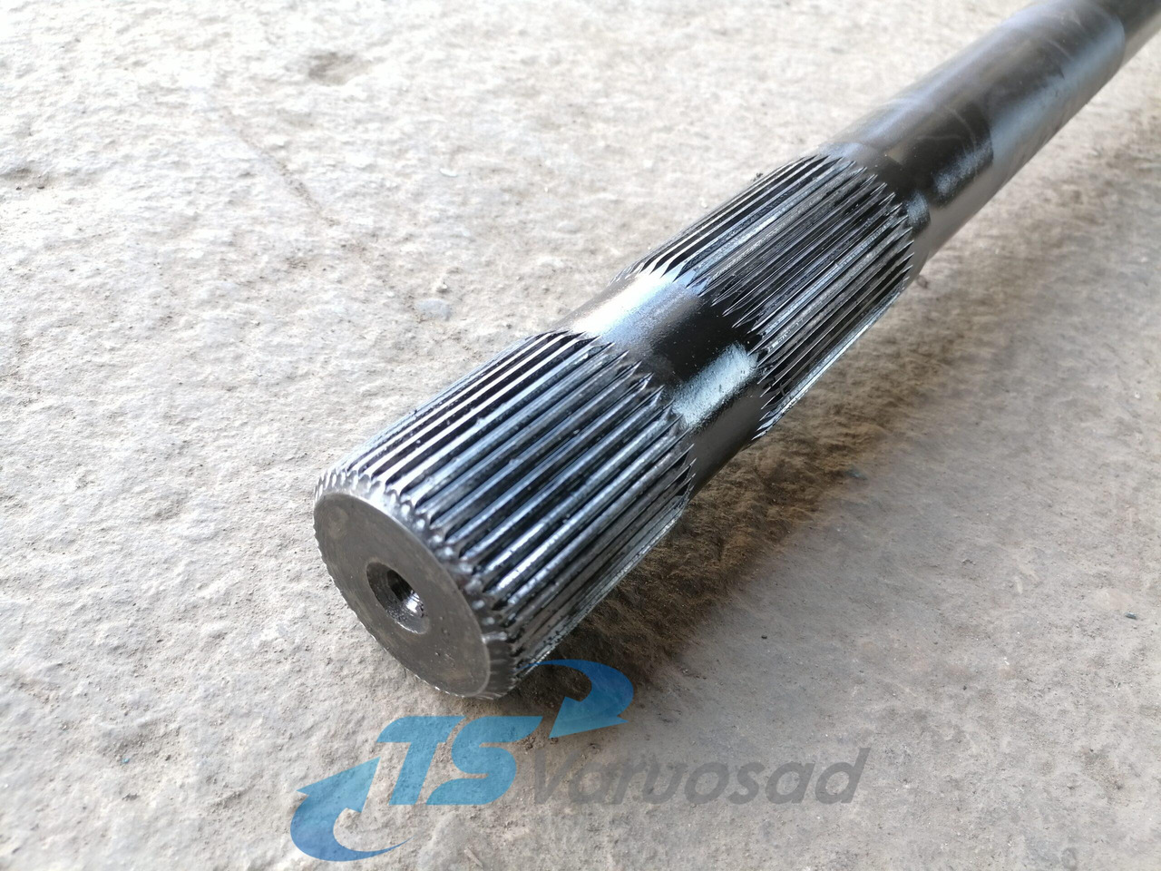 Volvo Drive shaft 20836831 - Drive shaft for Truck: picture 2 Volvo Drive shaft 20836831 - Drive shaft for Truck: picture 2