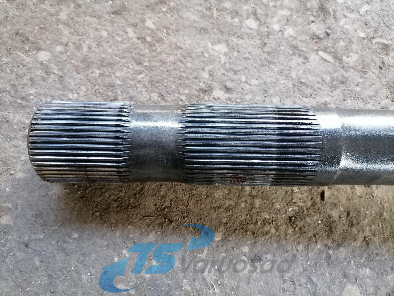 Volvo Drive shaft 20836831 - Drive shaft for Truck: picture 2 Volvo Drive shaft 20836831 - Drive shaft for Truck: picture 2