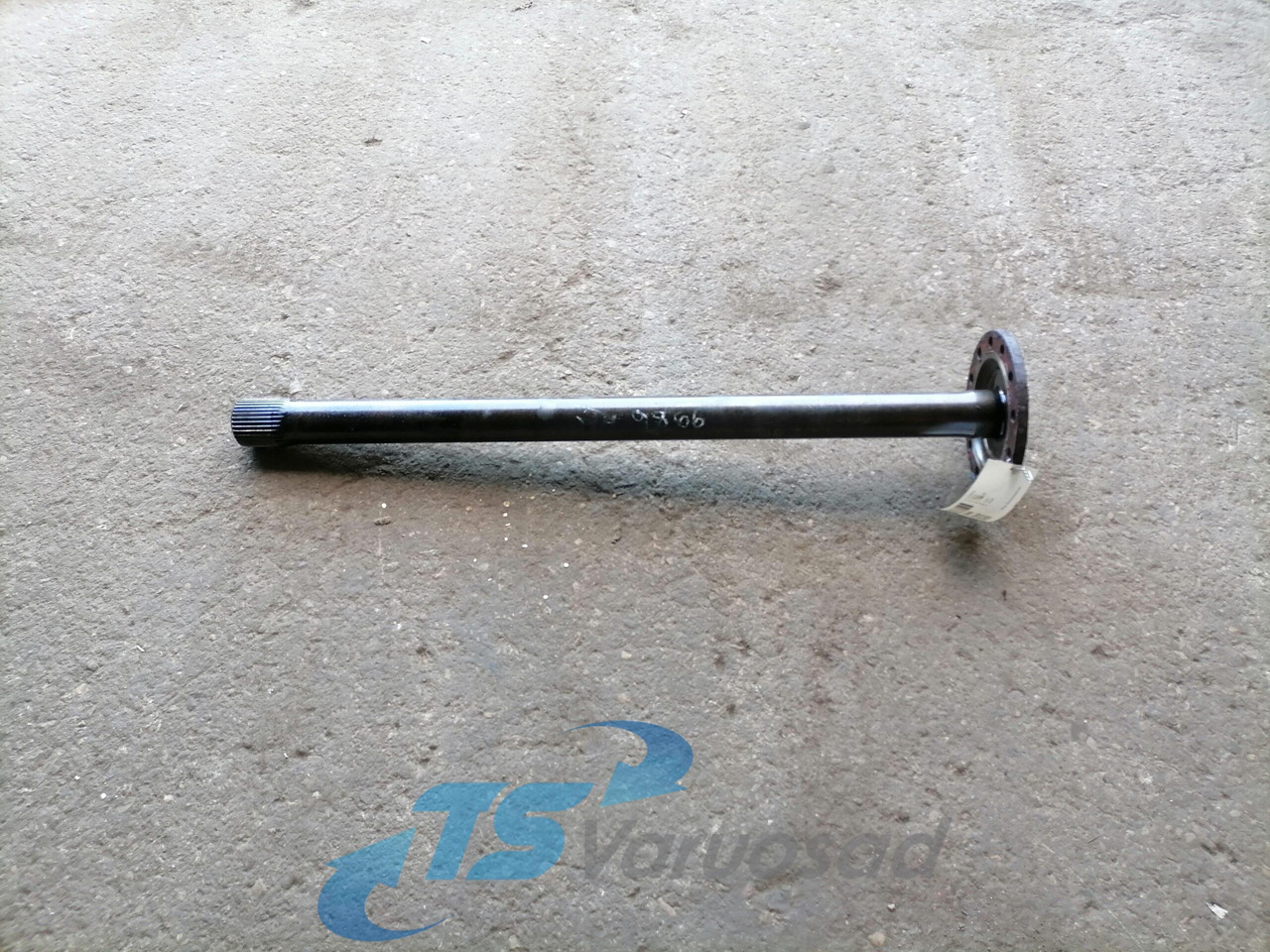 Volvo Drive shaft 3152146 - Drive shaft for Truck: picture 1 Volvo Drive shaft 3152146 - Drive shaft for Truck: picture 1