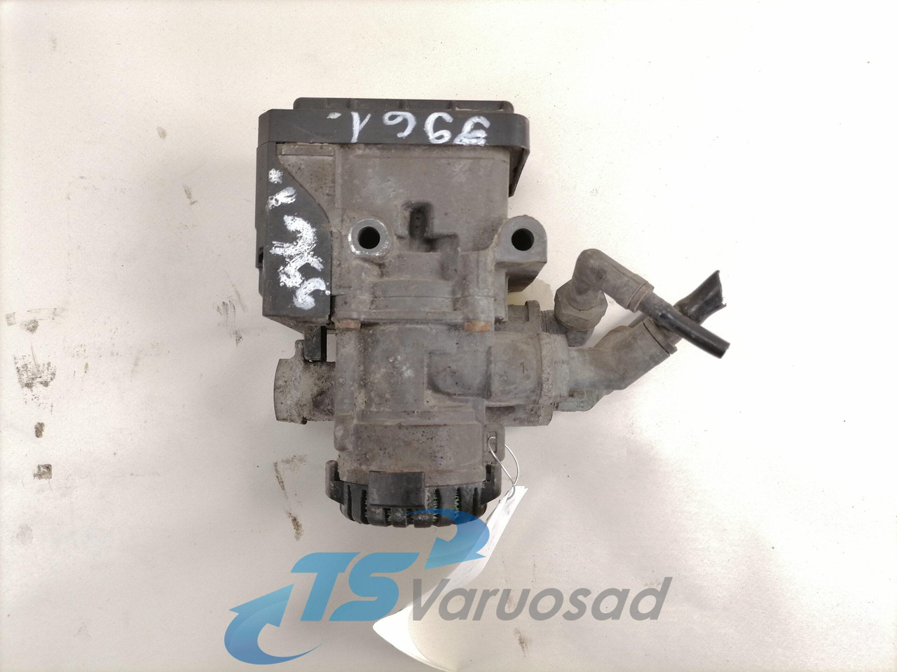Volvo EBS brake valve 20828237 - Brake valve for Truck: picture 2 Volvo EBS brake valve 20828237 - Brake valve for Truck: picture 2