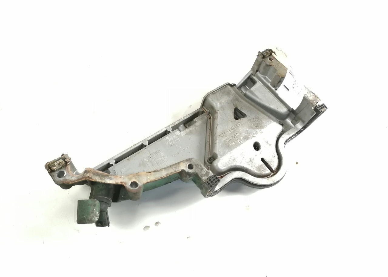 Volvo Engine front cover 20524643 - Engine and parts for Truck: picture 3 Volvo Engine front cover 20524643 - Engine and parts for Truck: picture 3