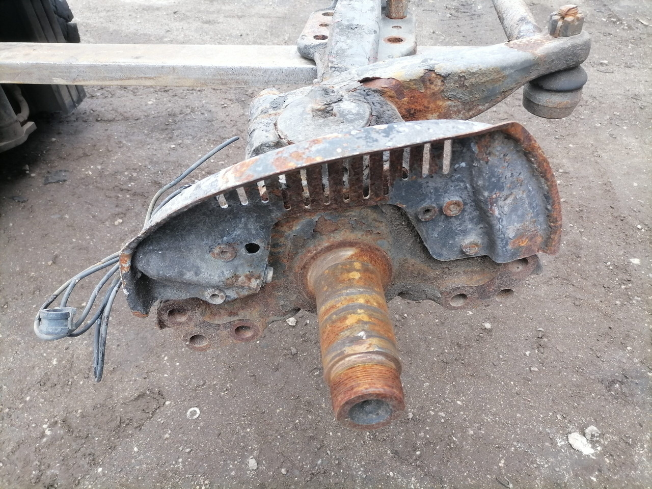 Volvo First axel housing 20399060 - Front axle for Truck: picture 3 Volvo First axel housing 20399060 - Front axle for Truck: picture 3