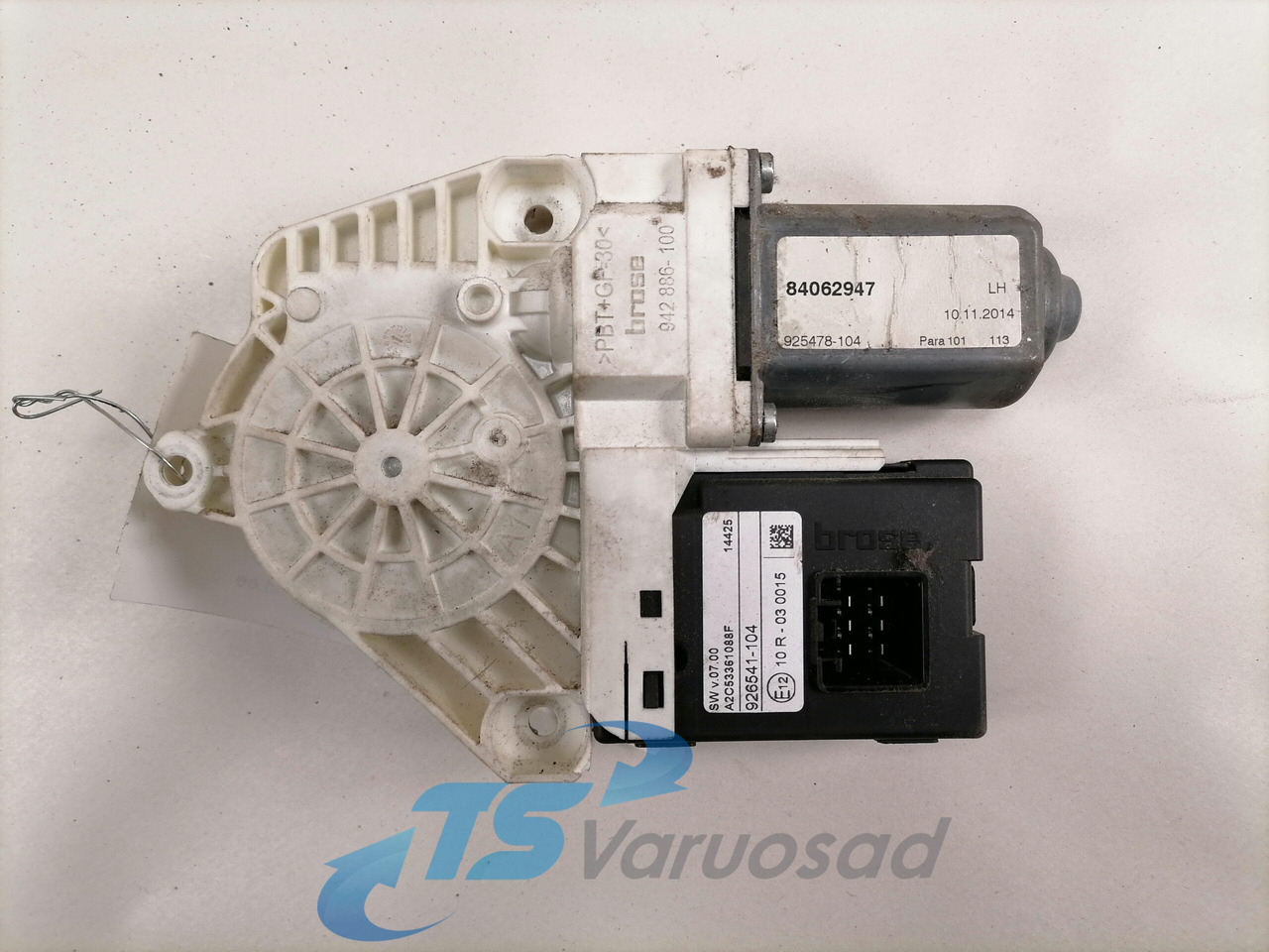 Volvo Glass lift 84062947 - Window and parts for Truck: picture 3 Volvo Glass lift 84062947 - Window and parts for Truck: picture 3