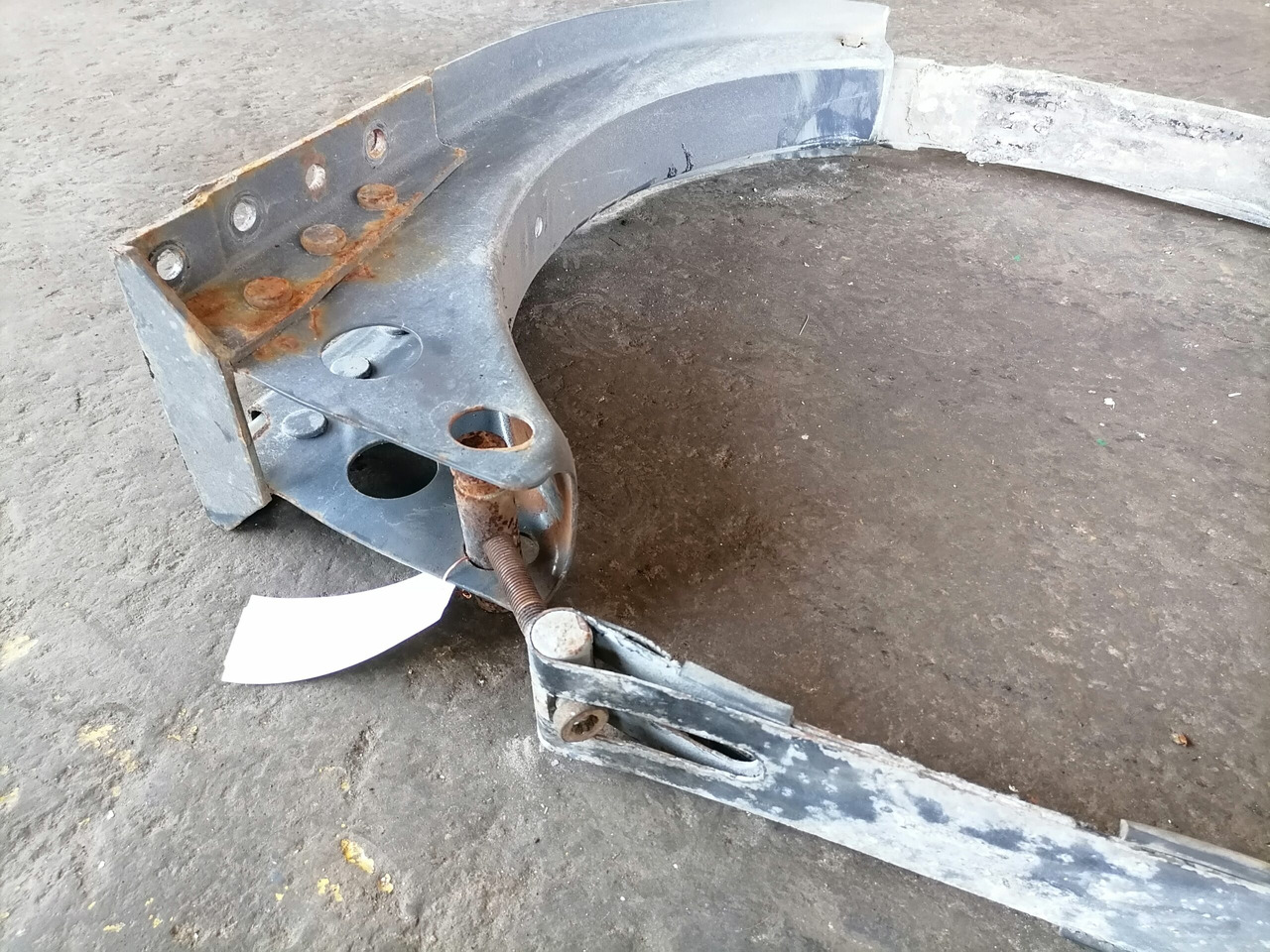 Volvo Kütusepaagi kandur, Volvo 20526488 - Fuel tank for Truck: picture 5 Volvo Kütusepaagi kandur, Volvo 20526488 - Fuel tank for Truck: picture 5