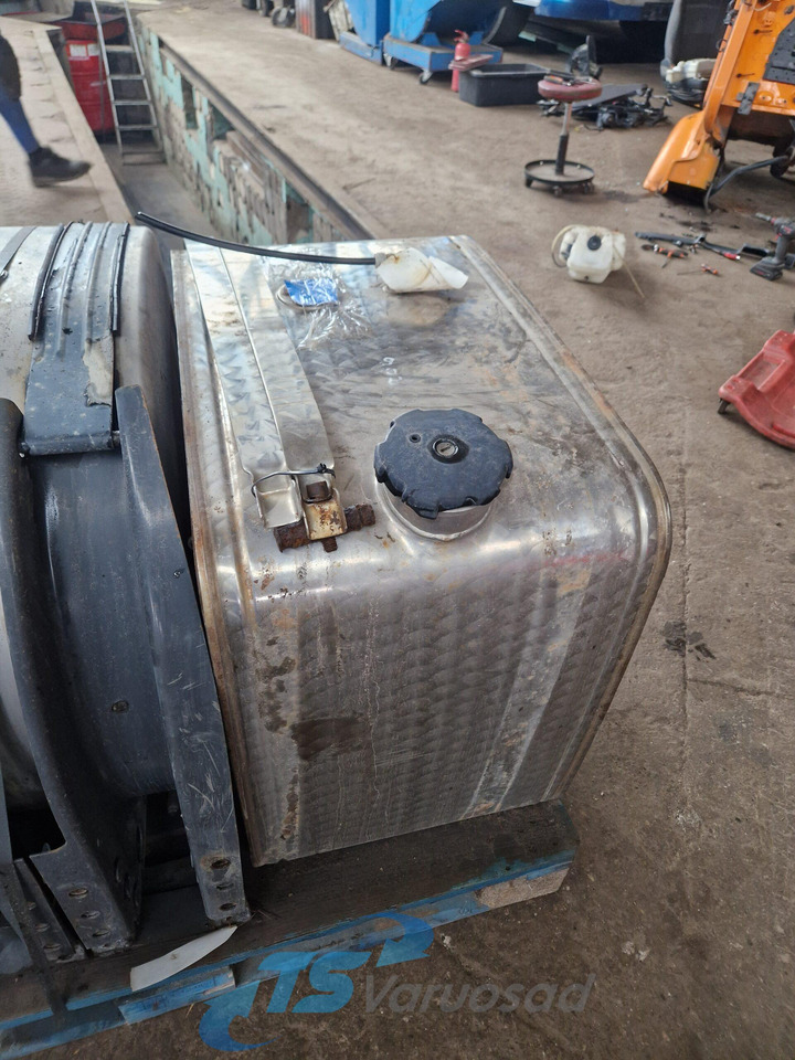 Volvo Kütusepaak 200L 12345 - Fuel tank for Truck: picture 4 Volvo Kütusepaak 200L 12345 - Fuel tank for Truck: picture 4
